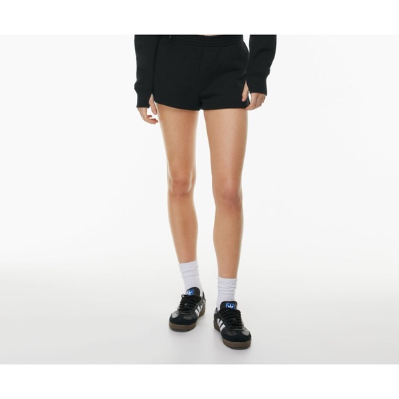 Aritzia TNA micro sweatshort - Picture 2 of 4